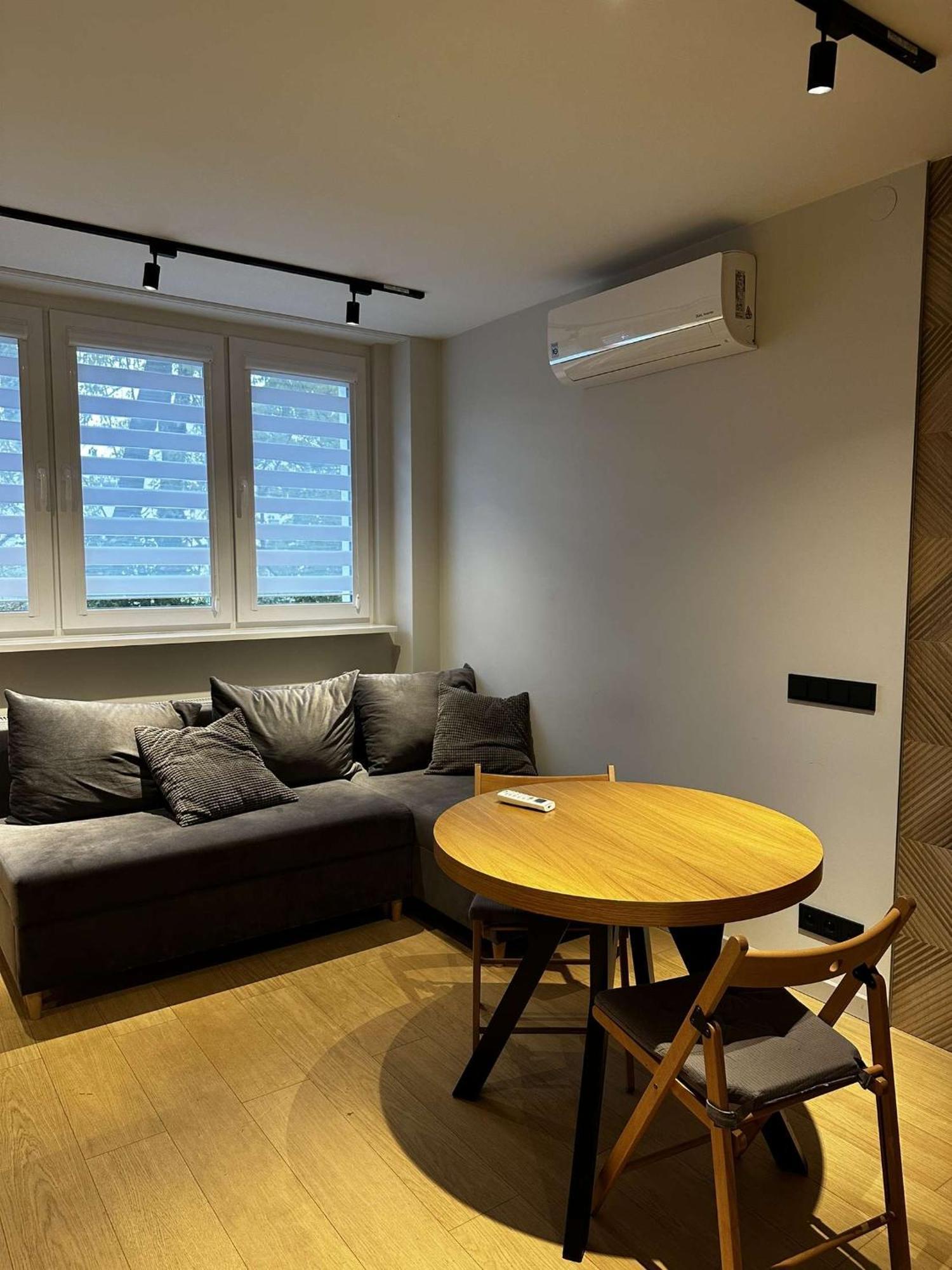 Apartament- Metro Trocka Warschau Buitenkant foto